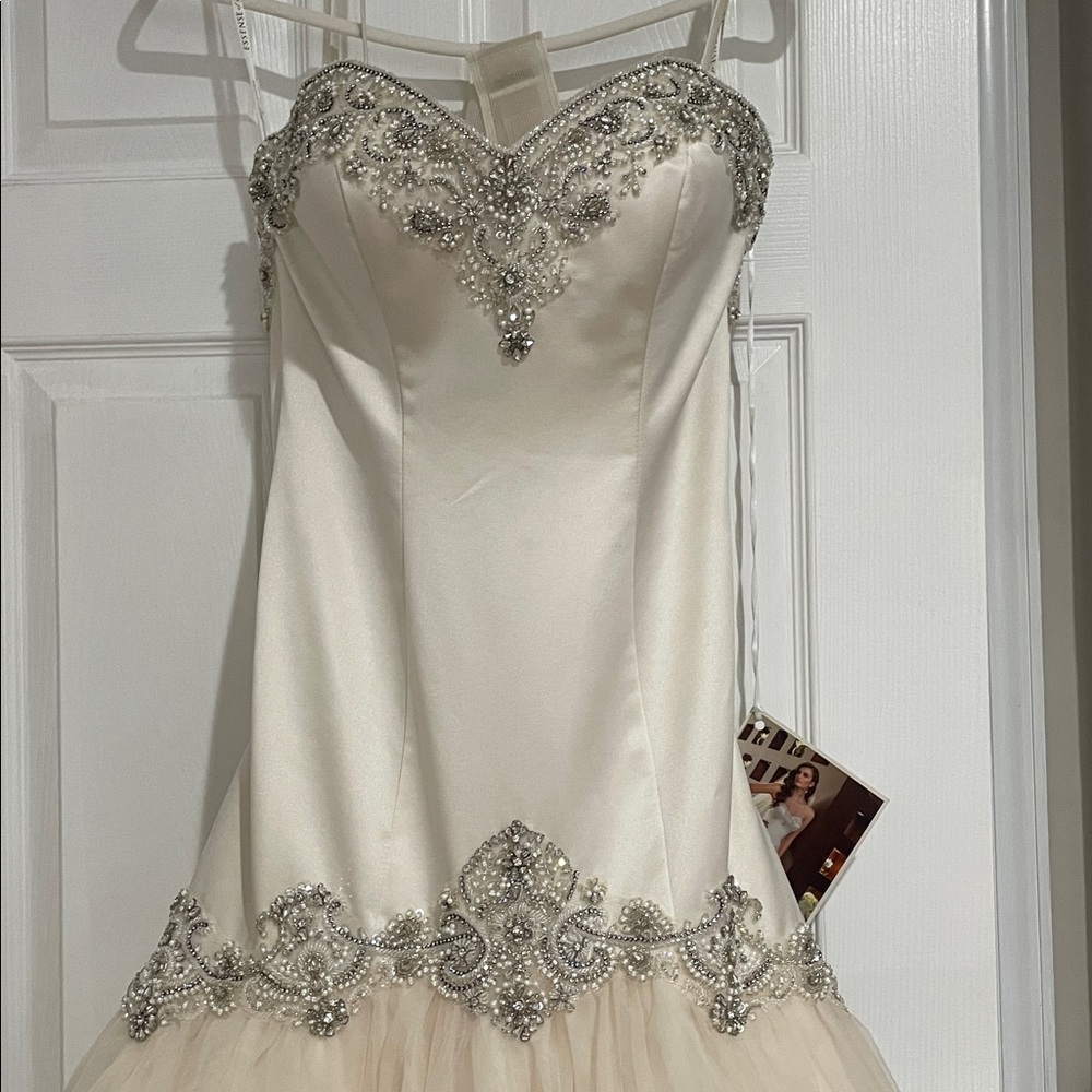 Essence of Australia Ivory Beaded Sweetheart Full Skirt with train- NWT! Size 10